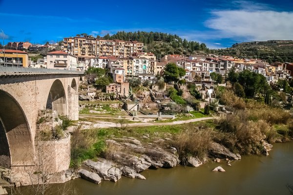 Unraveling the cost of living in Spain : a practical overview